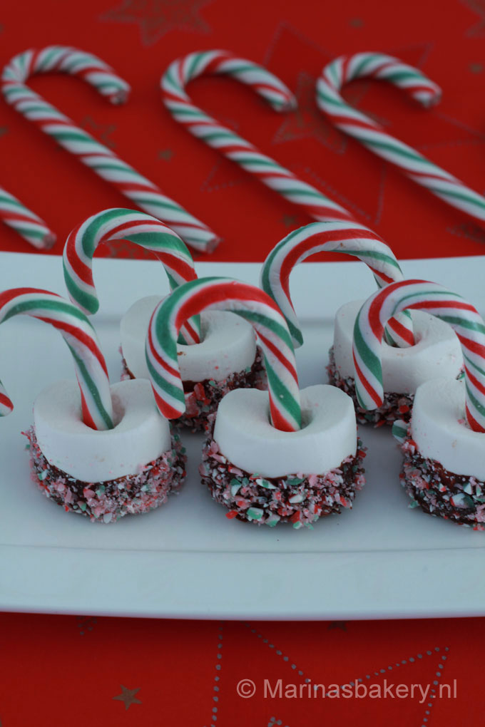 candy cane marshmallow pops