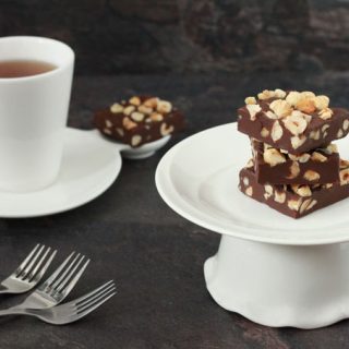 chocolade-fudge-met-hazelnoten